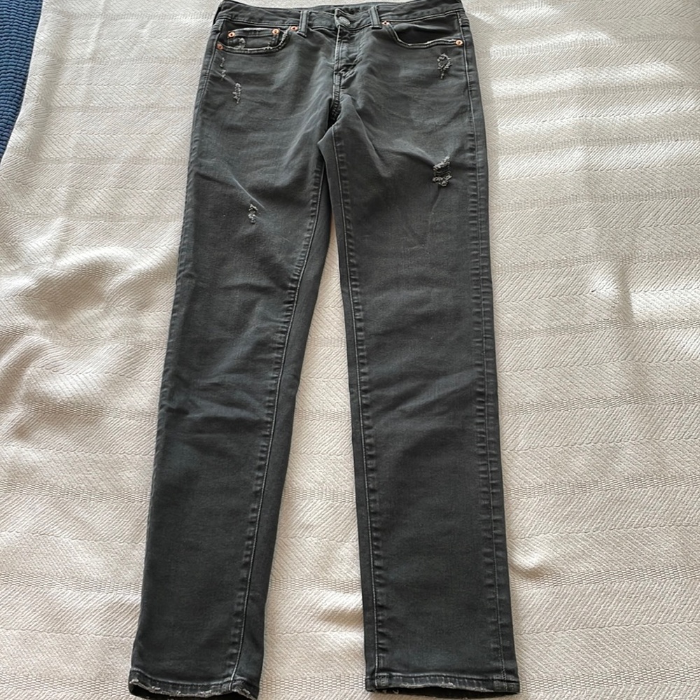 American Eagle Mens Airflex+ Lightly Distressed Slim Jeans in Black (28x32)